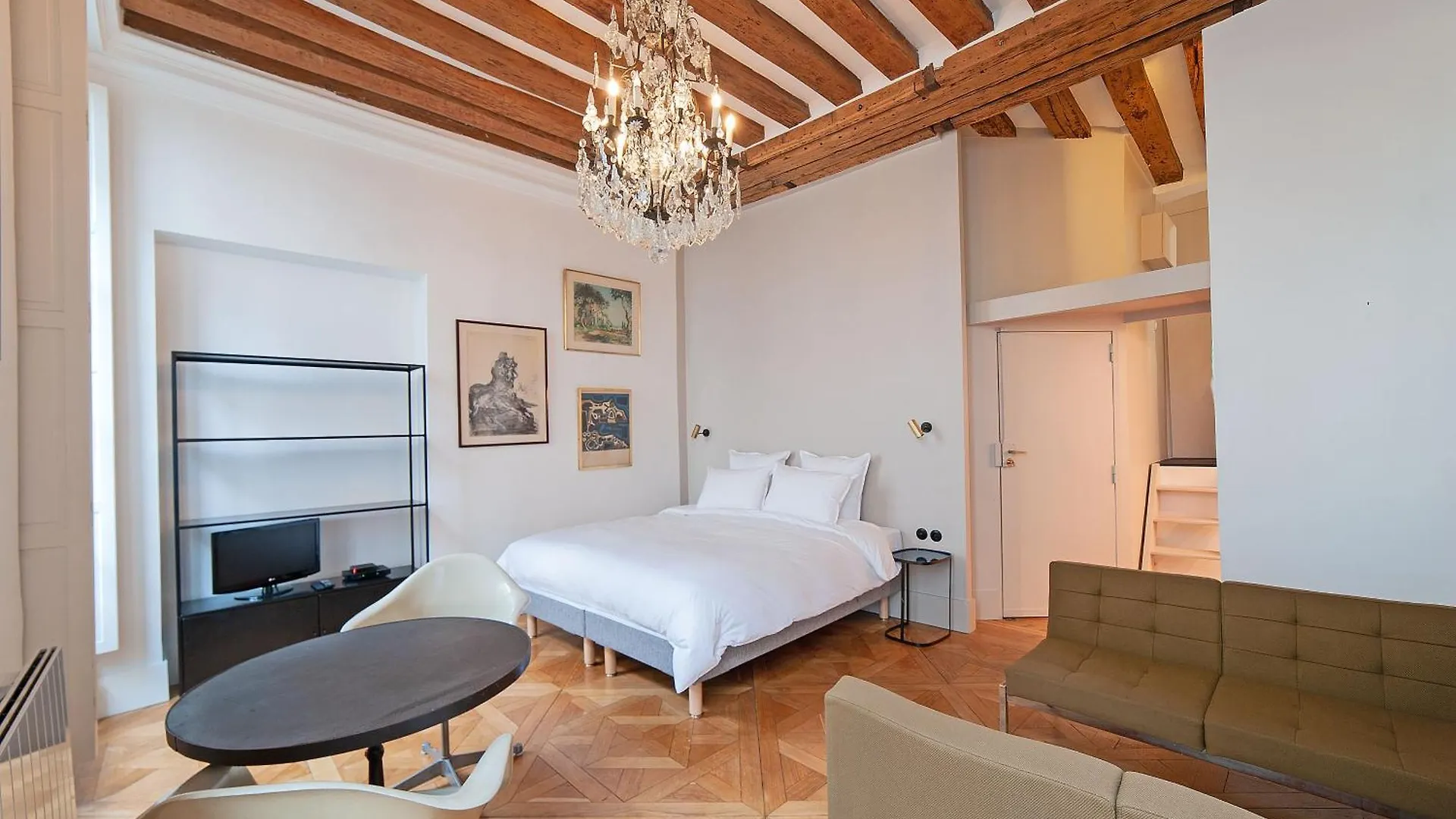 Πανσιόν Pavillon Marais *